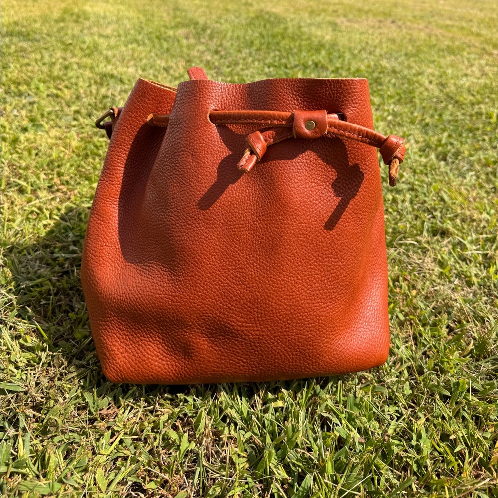 🦄Portland Leather MAPLE large bucket